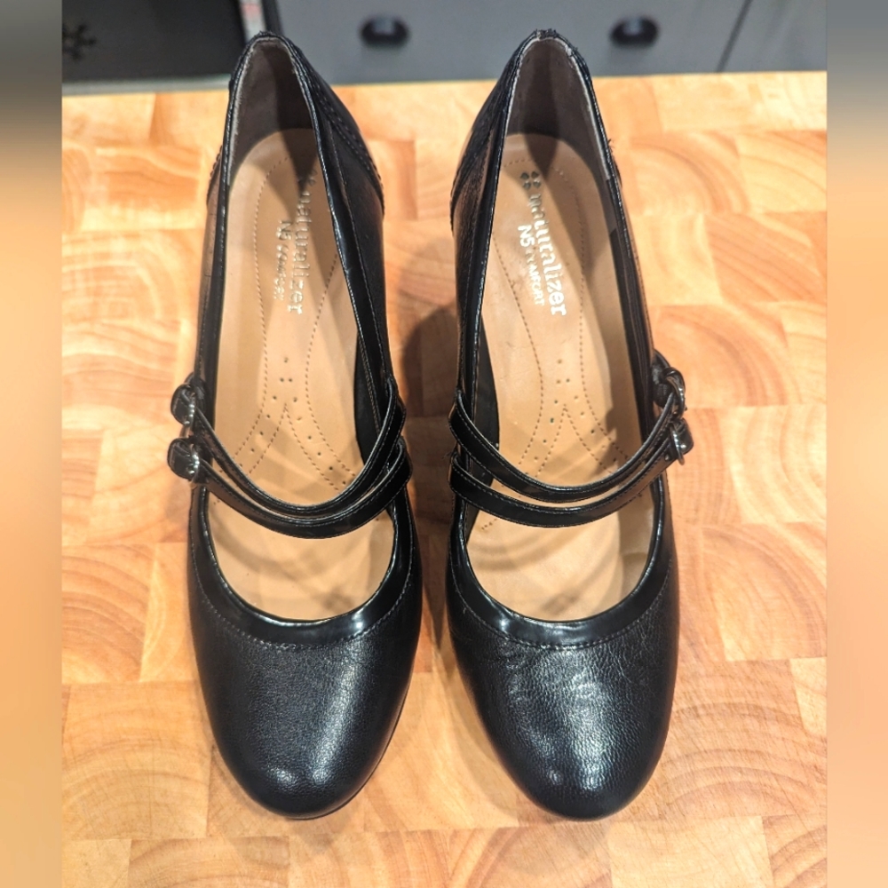 Naturalizer N5 Comfort Mary Jane style shoes